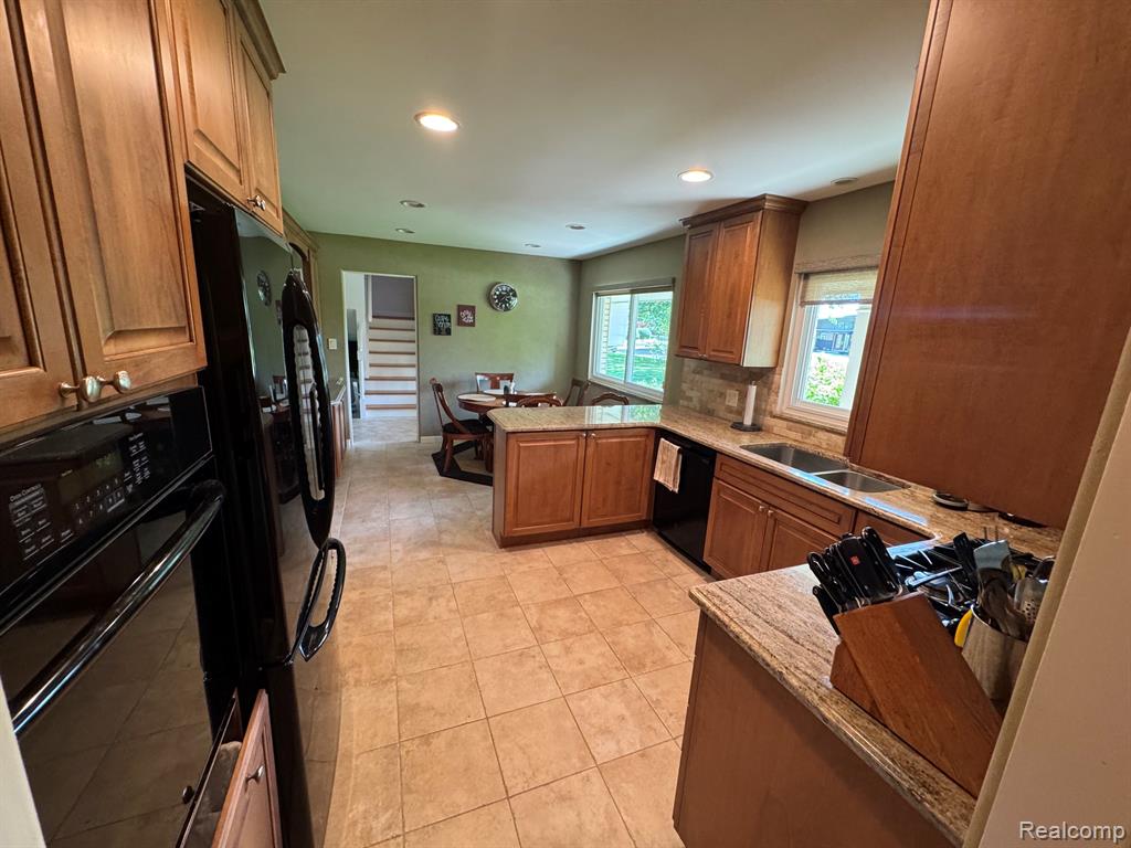 6925 Windham Lane, Bloomfield Hills, MI 48301 — Photo 9
