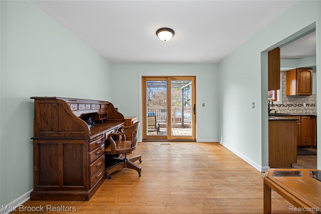 6335 Thorneycroft Drive, Shelby Twp, MI 48316 — Photo 9
