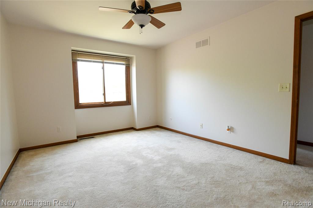 22200 Heatheridge, Farmington, MI 48167 — Photo 22