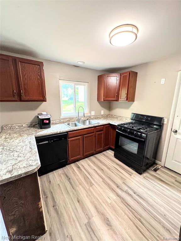 12335 Erika Street, Hartland, MI 48353 — Photo 15