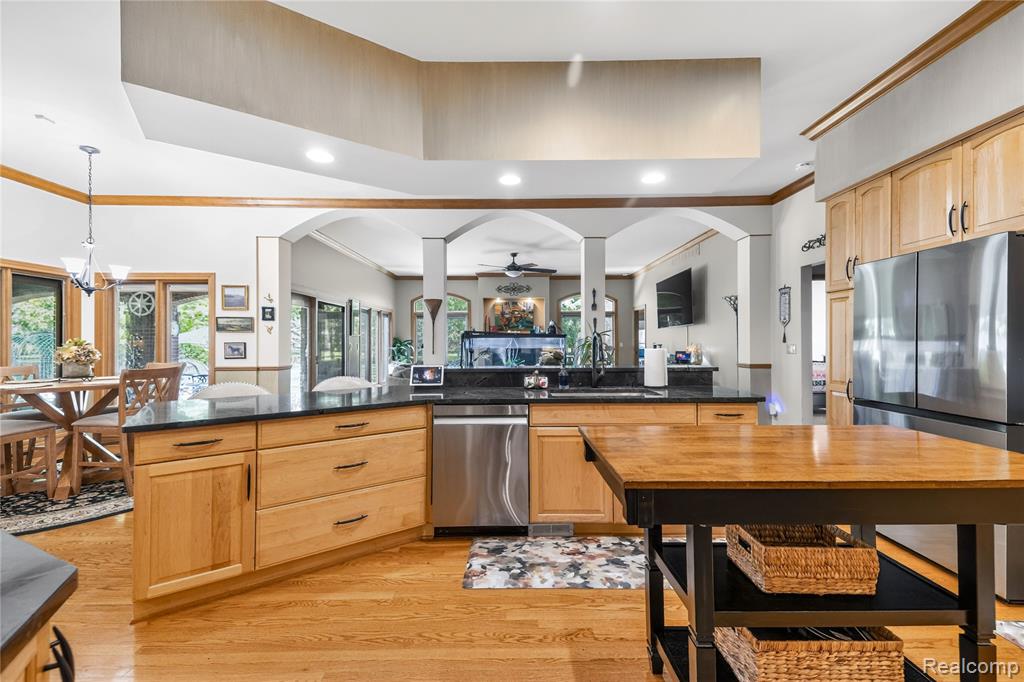 8454 Grays Drive, Grosse Ile, MI 48138 — Photo 11