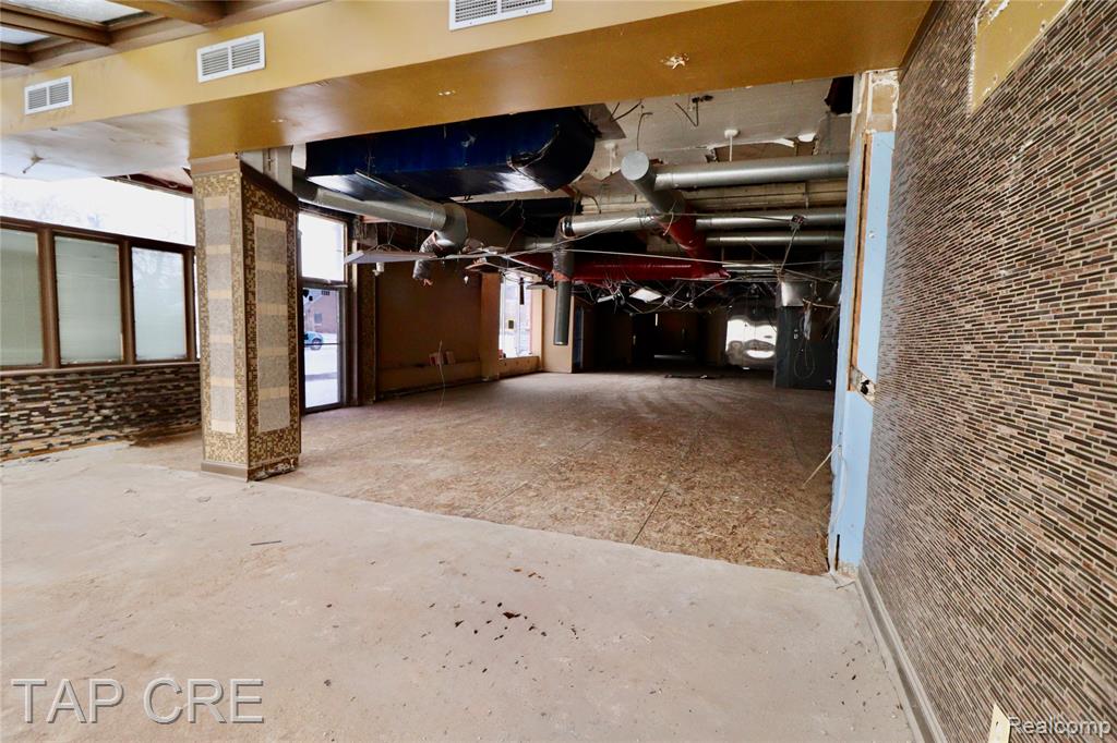 8902 Second, Detroit, MI 48202 — Photo 9