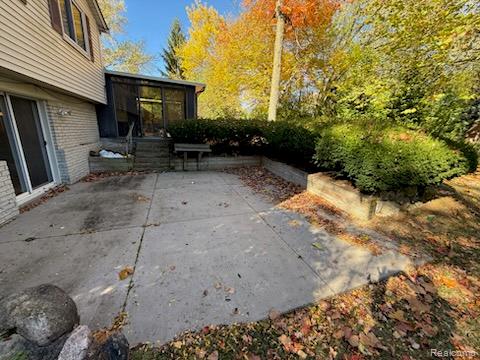 7072 Lee Crest Drive, West Bloomfield, MI — Photo 18