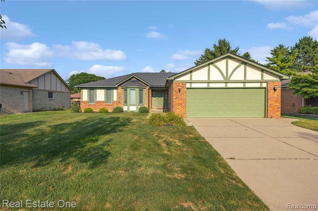 40444 La Grange Drive, Sterling Heights, MI 48313 — Photo 2