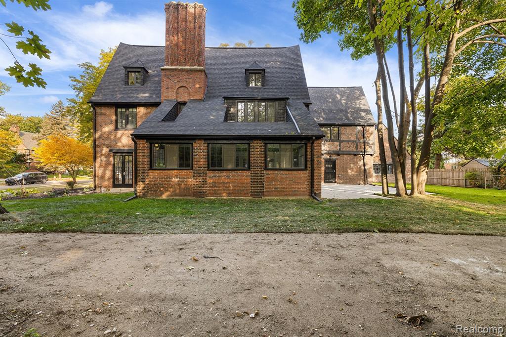 360 Lodge Drive, Detroit, MI 48214 — Photo 8