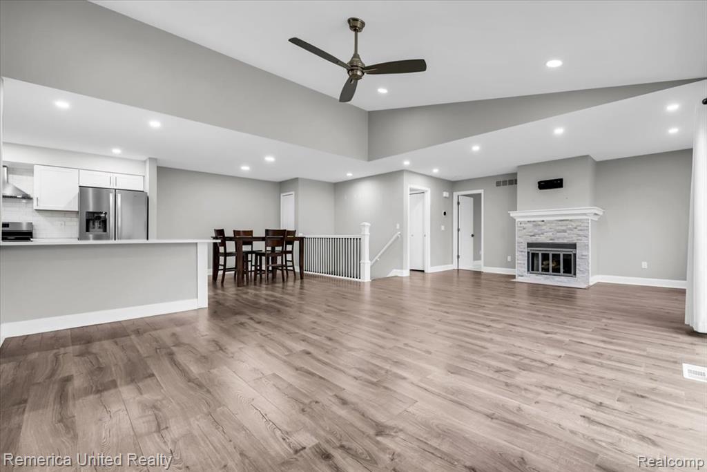 7968 Lawrence, West Bloomfield, MI — Photo 7