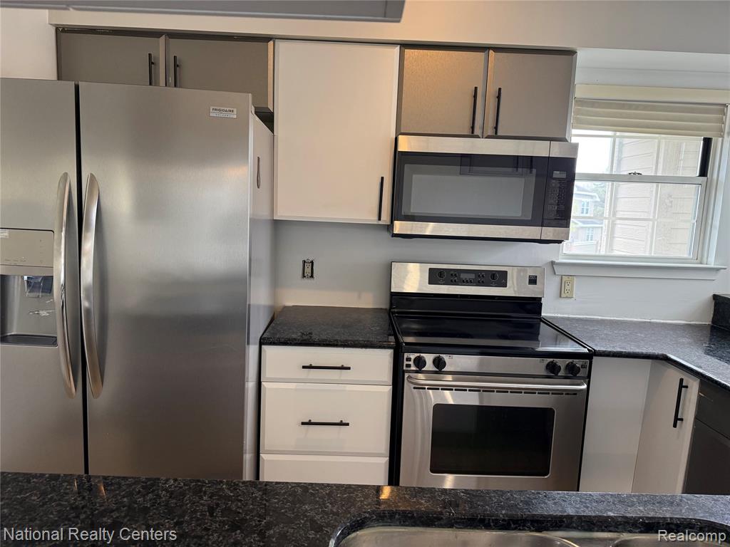 6677 Chimney Sweep, West Bloomfield, MI — Photo 14