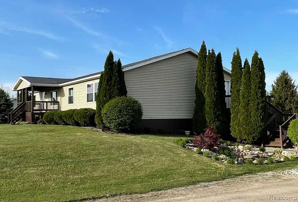 6558 Gosline Road, Brown, MI 48416 — Photo 4