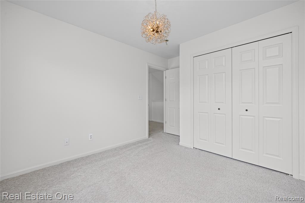 7382 Gateway Drive, West Bloomfield, MI — Photo 32