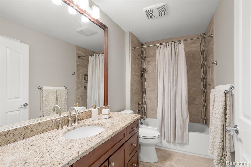 50548 AMBERLEY Boulevard, Canton, MI 48187 — Photo 46