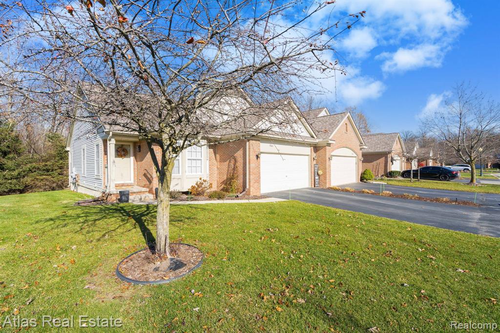 5864 Augusta Lane, Grand Blanc, MI 48439 — Photo 4