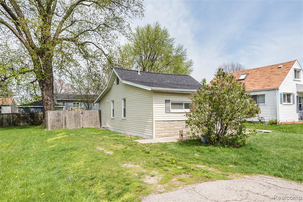 3245 6th Street, Monroe, MI 48162 — Photo 12