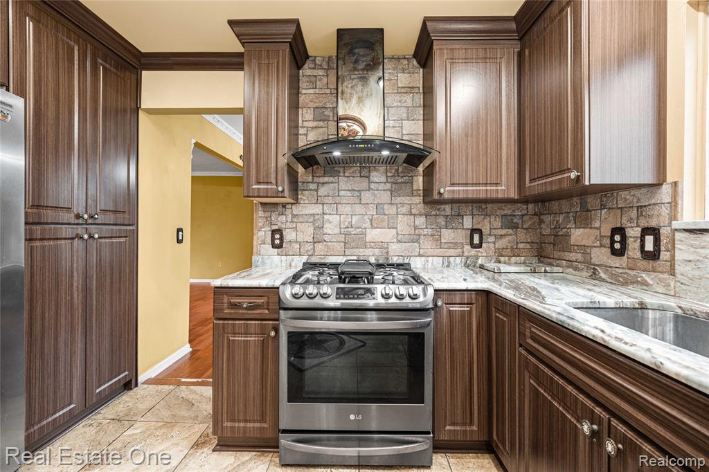 7295 W Maple Road, West Bloomfield, MI — Photo 5