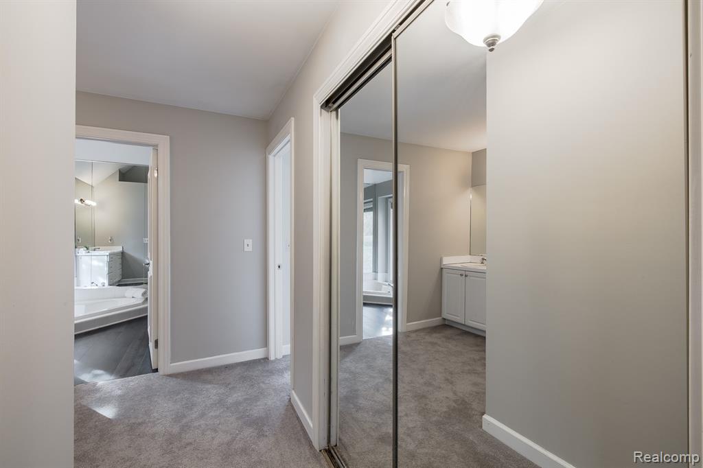 6351 Cherry Tree Court, Rochester Hills, MI 48306 — Photo 32