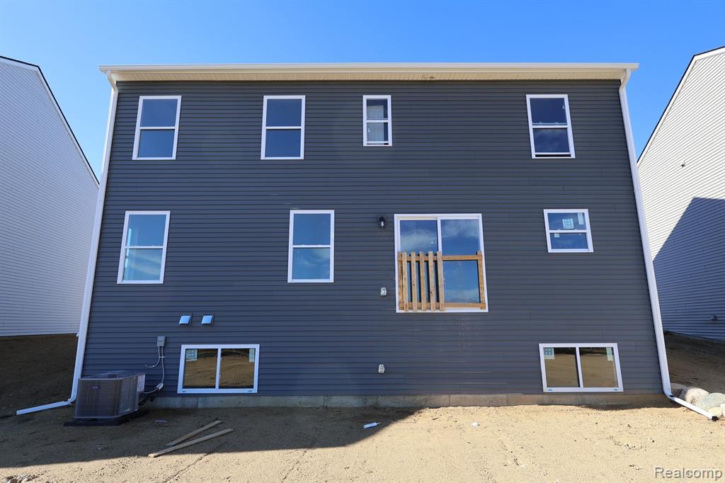422 Hidden River W, Holly, MI 48442 — Photo 3