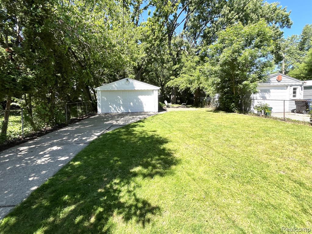 18475 Dalby, Redford, MI 48240 — Photo 20