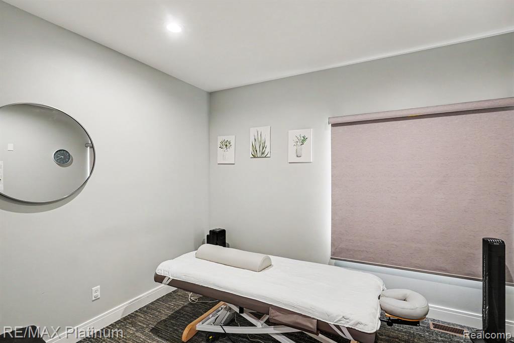 8082 W GRAND RIVER, Brighton, MI 48114 — Photo 17