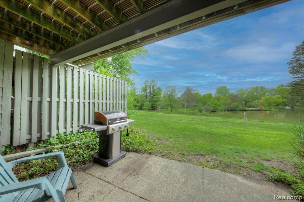 671 Watersedge Drive, Ann Arbor, MI 48105 — Photo 20