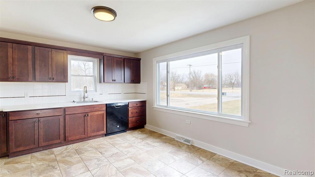4469 W Coldwater Road, Flint, MI 48504 — Photo 28