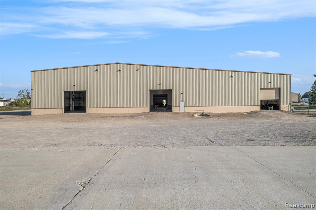 4072 Flint Asphalt Drive, Burton, MI 48529 — Photo 43