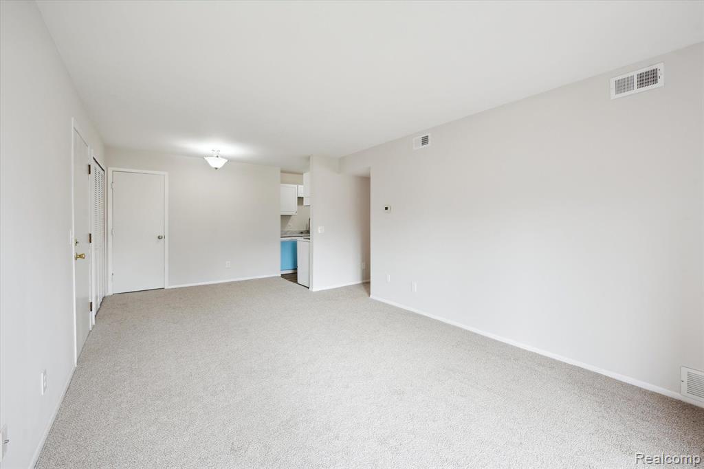 8719 Meadowbrook Drive, #5, Brighton, MI 48116 — Photo 18