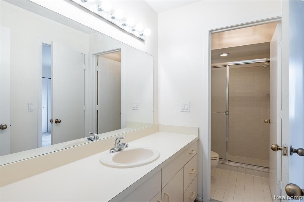 4230 BRECKENRIDGE Drive, West Bloomfield, MI — Photo 26