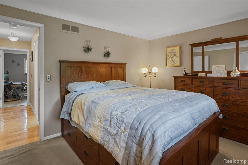 6989 Fredmoor Drive, Troy, MI 48098 — Photo 18