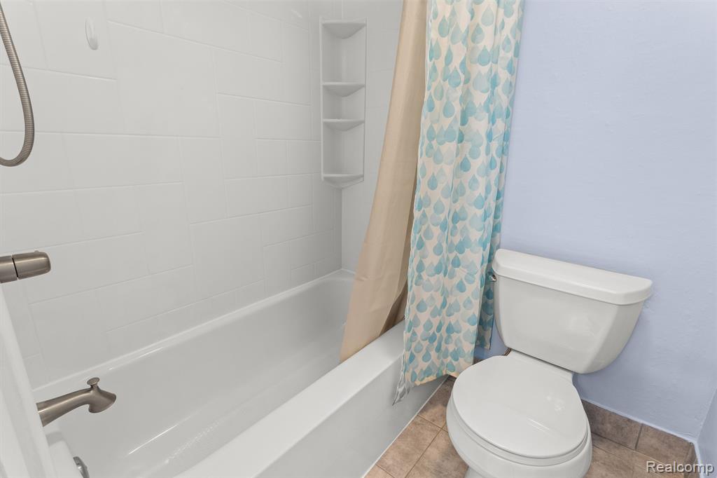 19708 DEARBORN Court, Northville, MI 48167 — Photo 23
