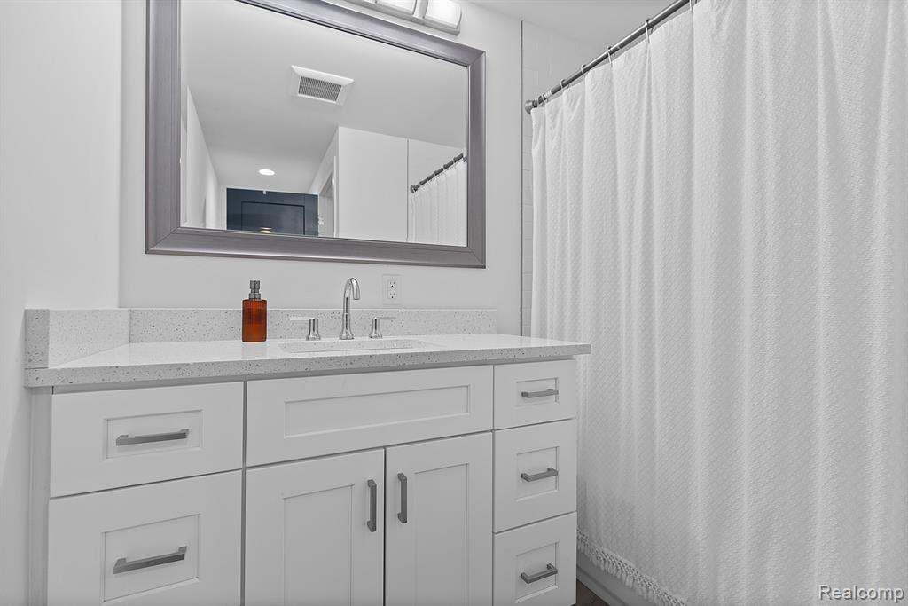 470 E TROY Street, Ferndale, MI 48220 — Photo 9