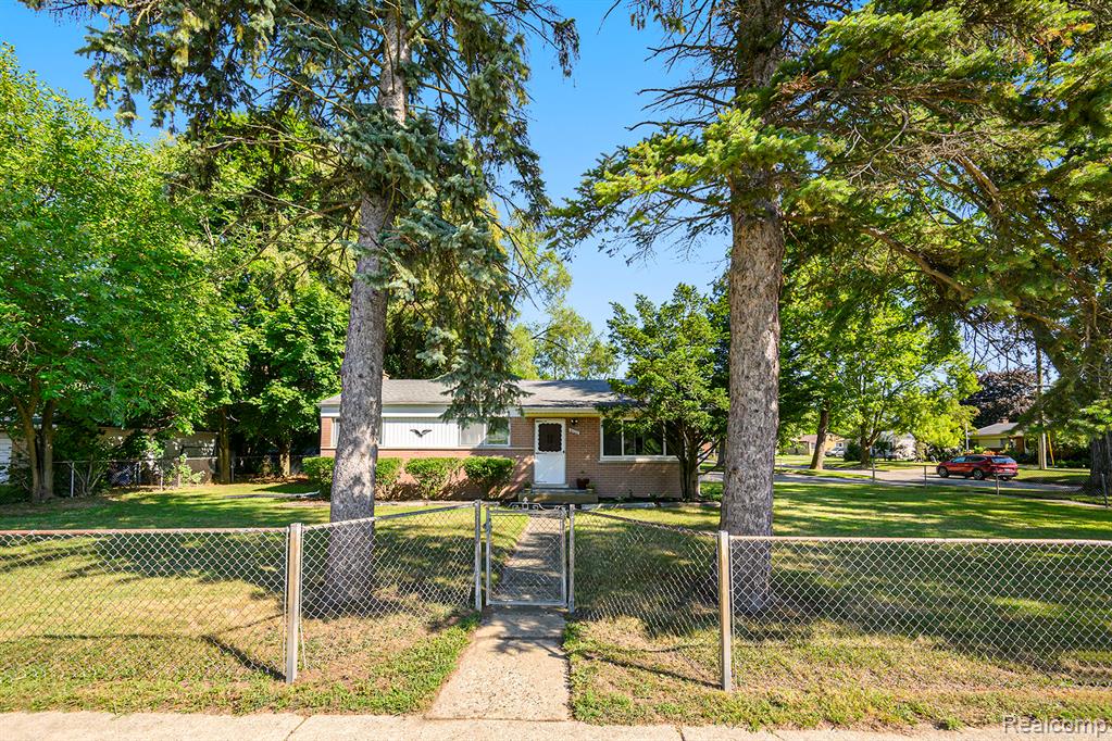 6100 Williams Lake Rd, Waterford, MI 48329 — Photo 20