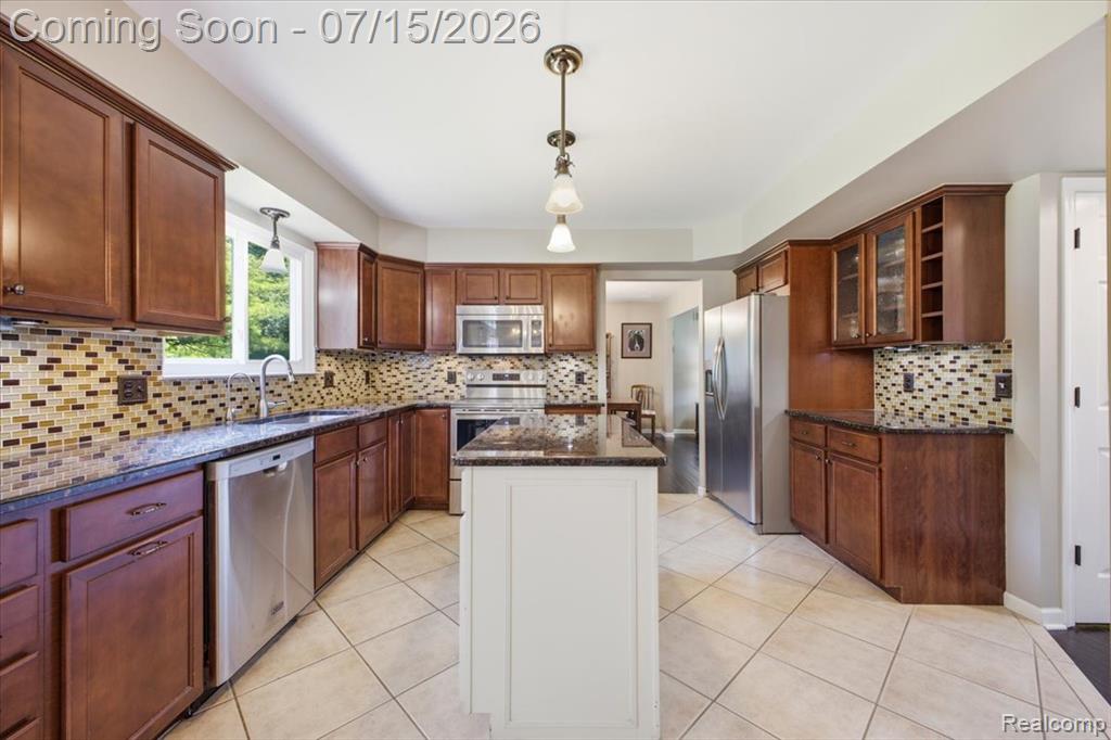 4638 Fox Chase Drive, White Lake, MI 48383 — Photo 9