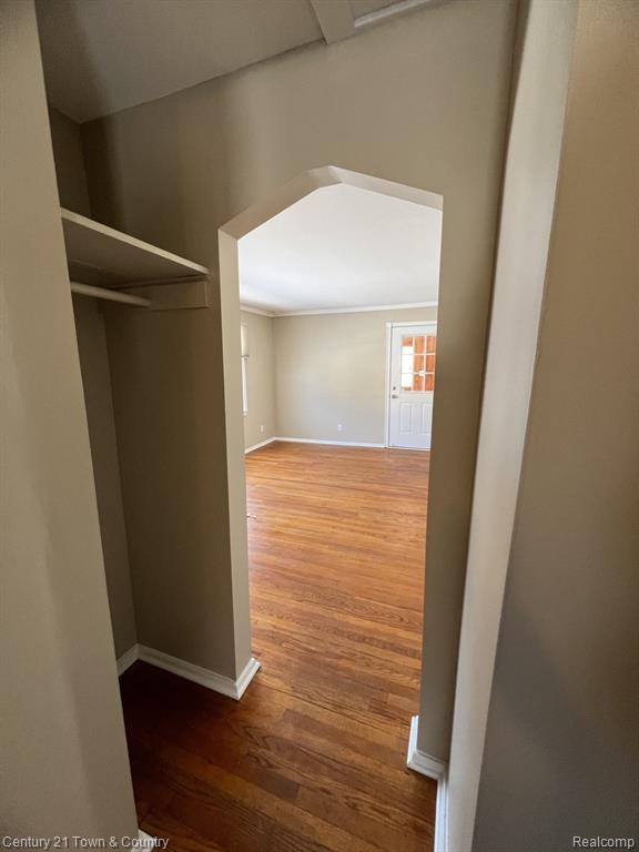 697 E ANNABELLE Avenue, Hazel Park, MI 48030 — Photo 8