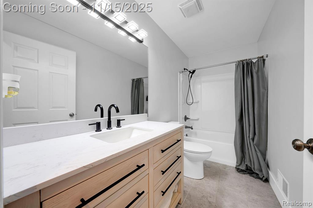 9751 Kingston Pointe Drive, Clarkston, MI 48348 — Photo 23