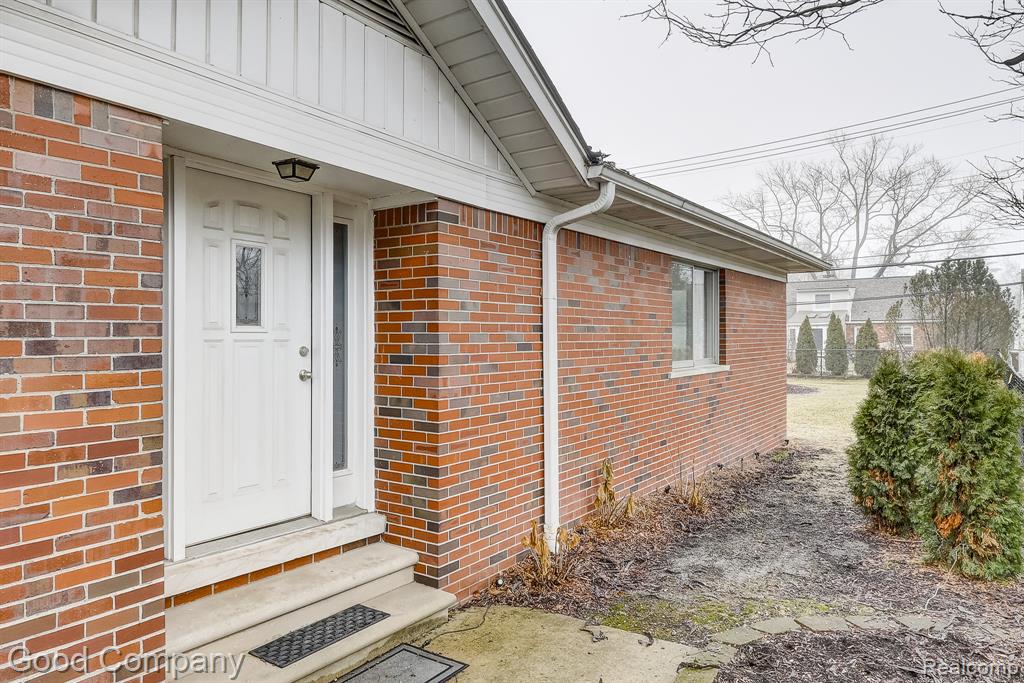 1557 Lochmoor Boulevard, Grosse Pointe Woods, MI 48236 — Photo 68