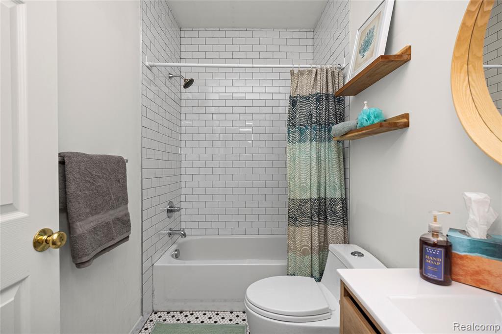 56635 Longhorn Drive, Shelby Twp, MI 48316 — Photo 36