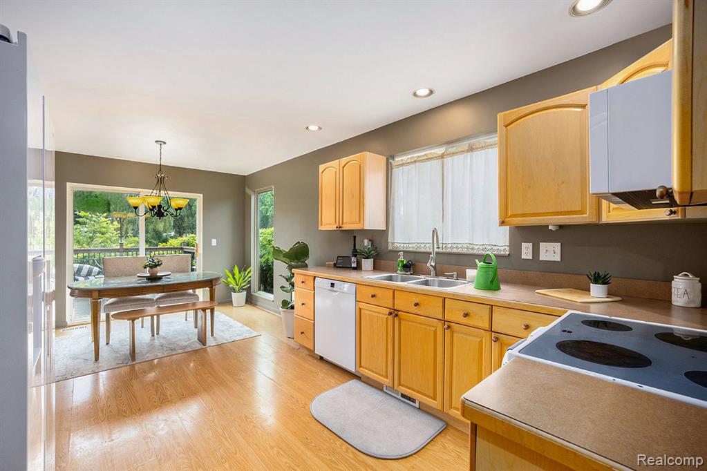 5116 Forrest View, Clarkston, MI — Photo 13