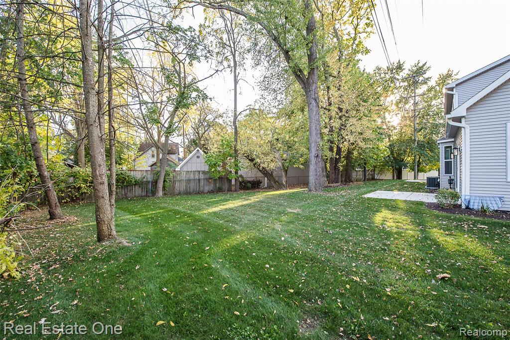 529 Indian Oaks Drive, Howell, MI 48843 — Photo 6