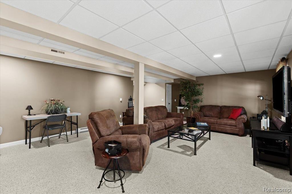 819 WOODHAVEN Drive, Commerce Twp, MI 48390 — Photo 23