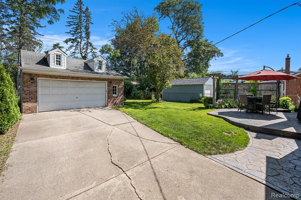 422 Jeffrey Avenue, Royal Oak, MI 48073 — Photo 23