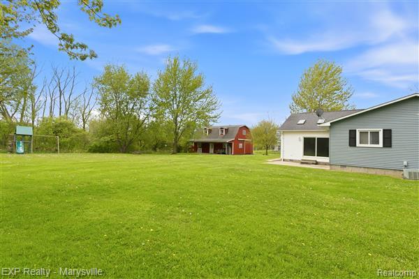 12265 Hough Road, Memphis, MI — Photo 34