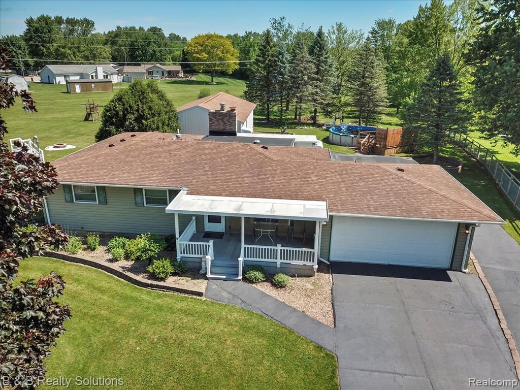 6229 Cold Spring Trail, Grand Blanc, MI 48439 — front exterior