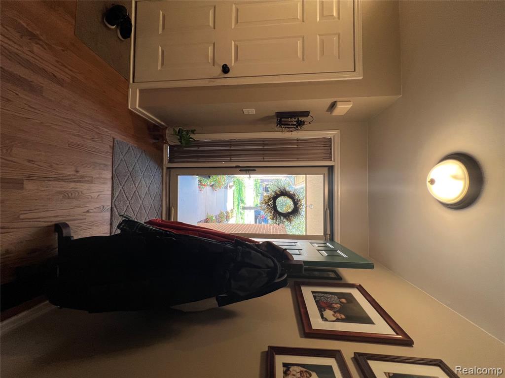 9065 Newport Way, 19, Livonia, MI 48150 — Photo 13