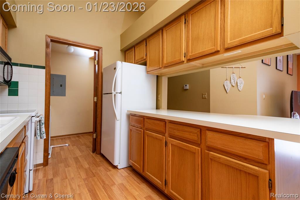 1585 Harbour Boulevard, 166, Trenton, MI 48183 — Photo 12