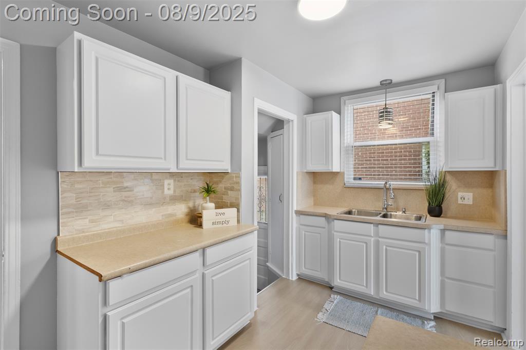 9911 Piedmont Street, Detroit, MI 48228 — Photo 8