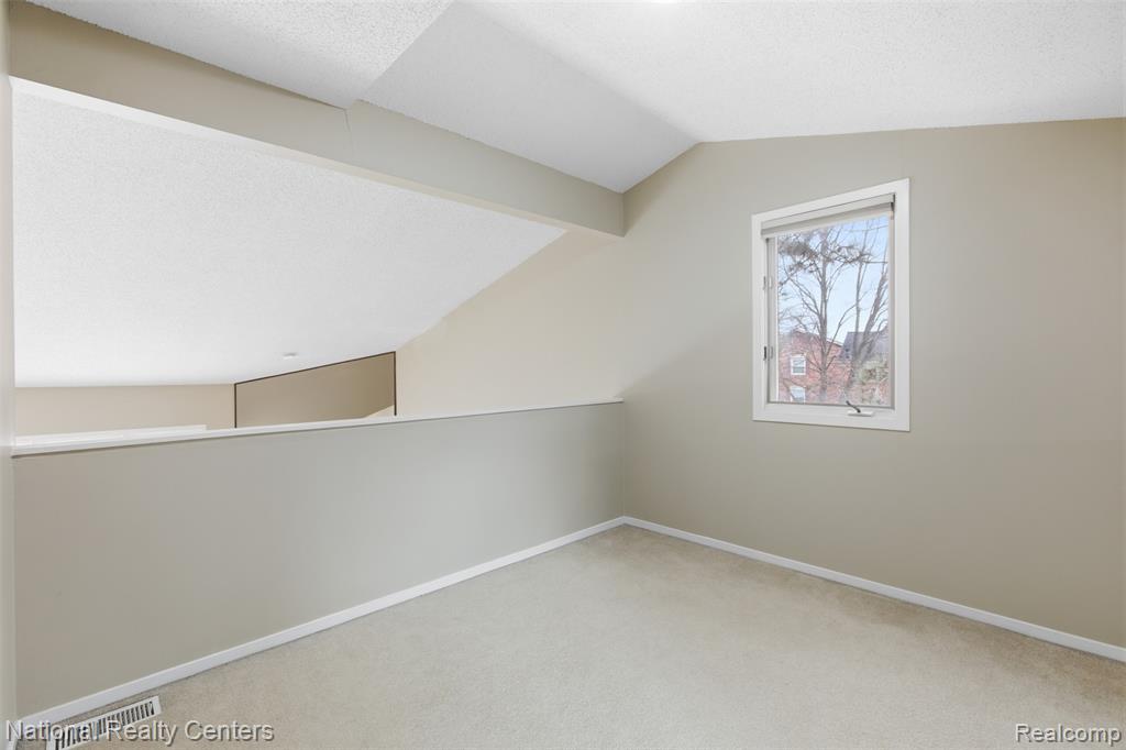 6298 Aspen Ridge Boulevard, 34, West Bloomfield, MI — Photo 20