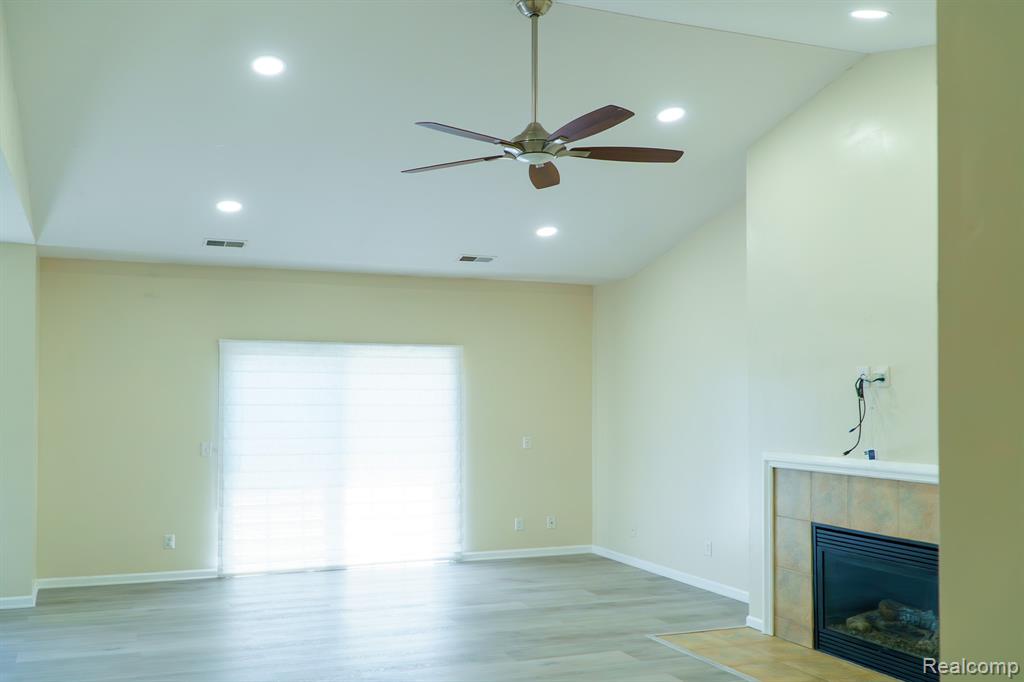 1803 Pinecroft Drive, Canton, MI 48188 — Photo 12