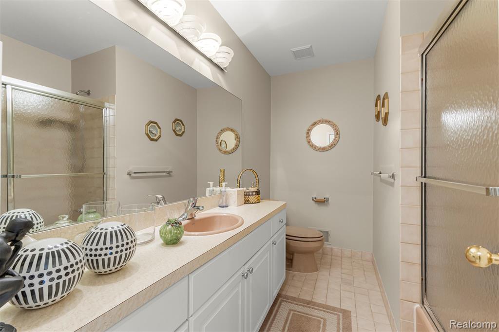 30060 Bristol Lane, Bingham Farms, MI 48025 — Photo 34