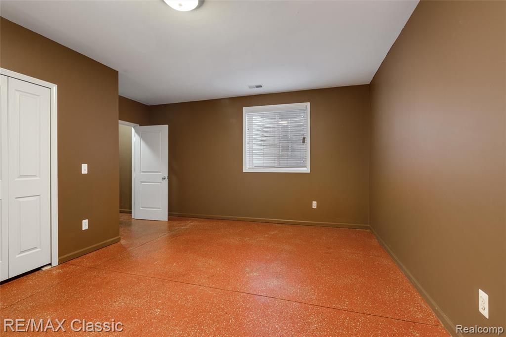 8114 Heron Hills Drive, Walled Lake, MI 48390 — Photo 30