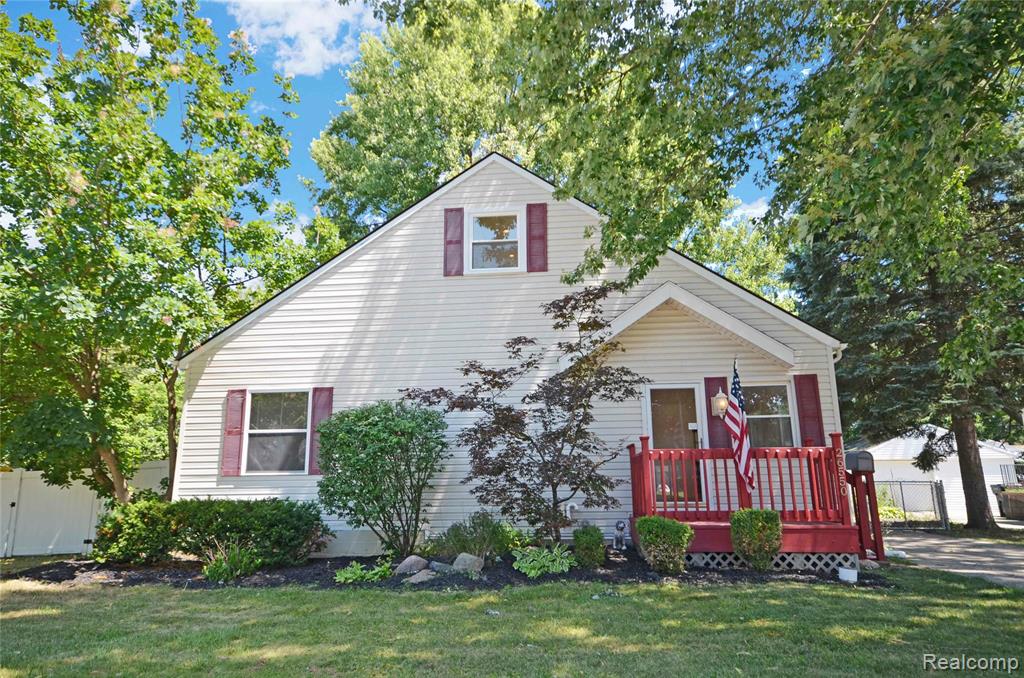 26550 Oakland Street, Roseville, MI 48066