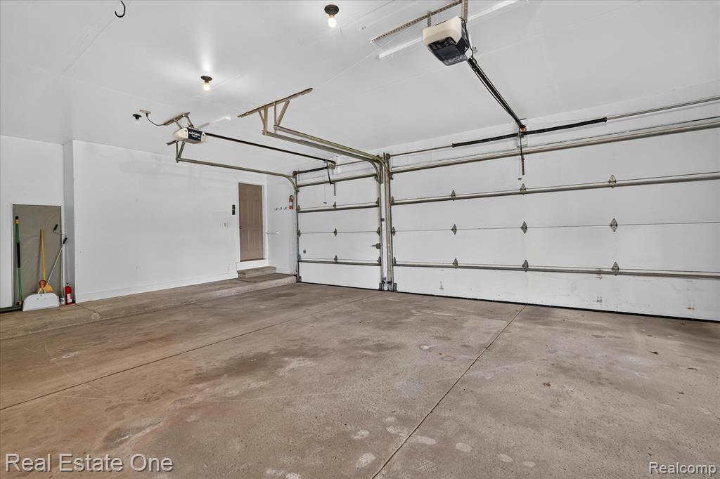 5161 Ledgewood Drive, Commerce Twp, MI 48382 — Photo 65